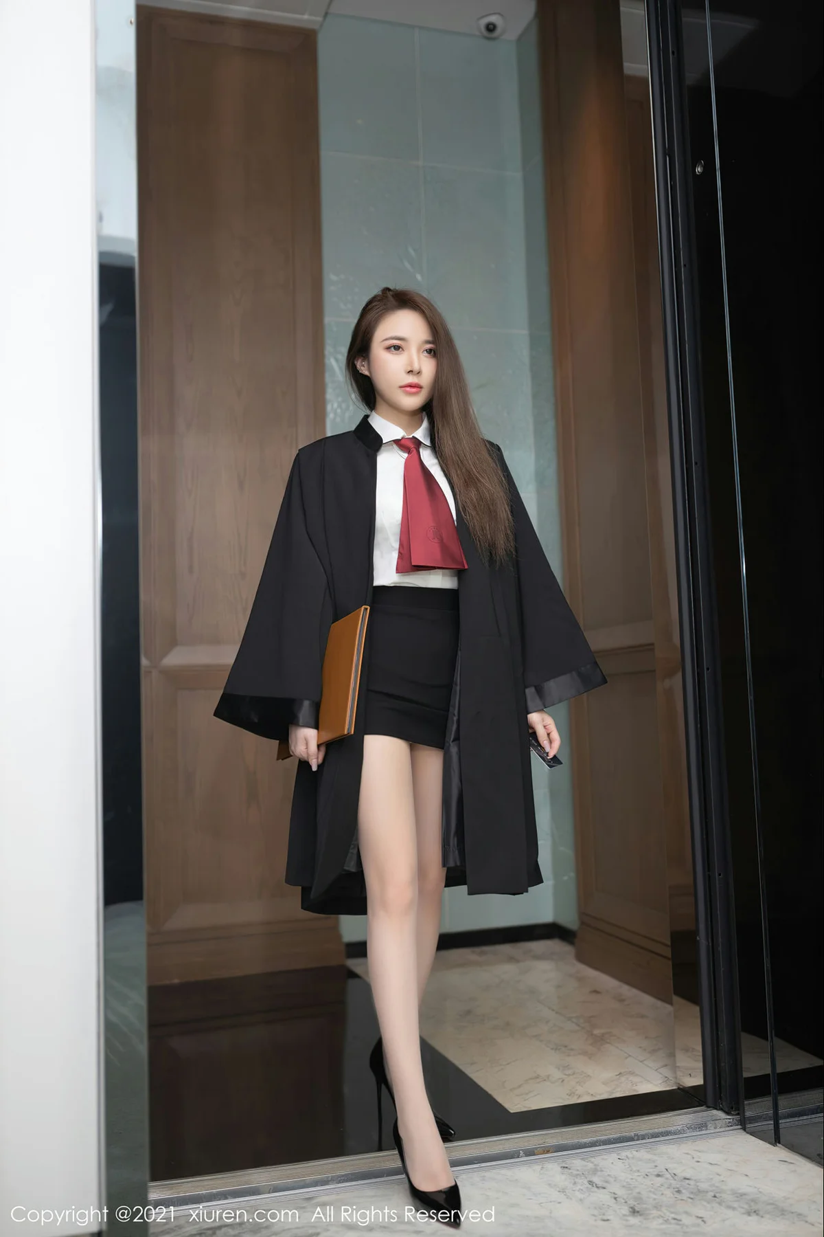 XiuRen 秀人 No.3339   实习律师即将转正 鱼子酱Fish 成都旅拍... - 1