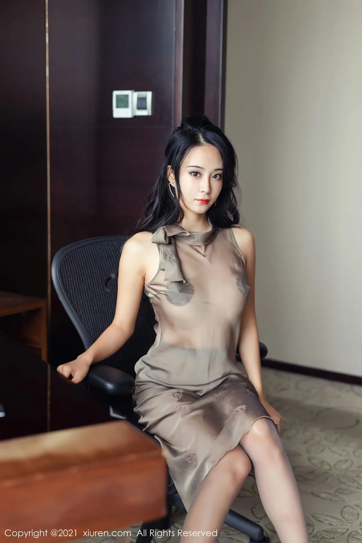 XiuRen 秀人 No.3343  薄而透长裙 蓝夏Akasha 勾勒性感写真 - 3