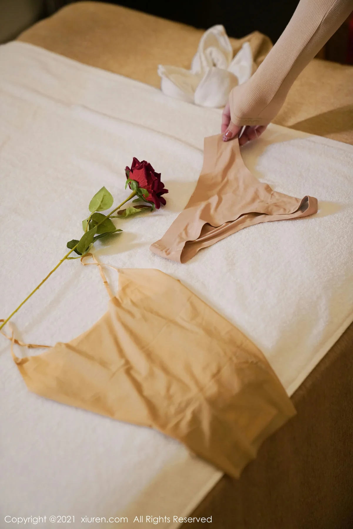 XiuRen 秀人 No.3345  去做个spa剧情 周于希 主题写真 - 9