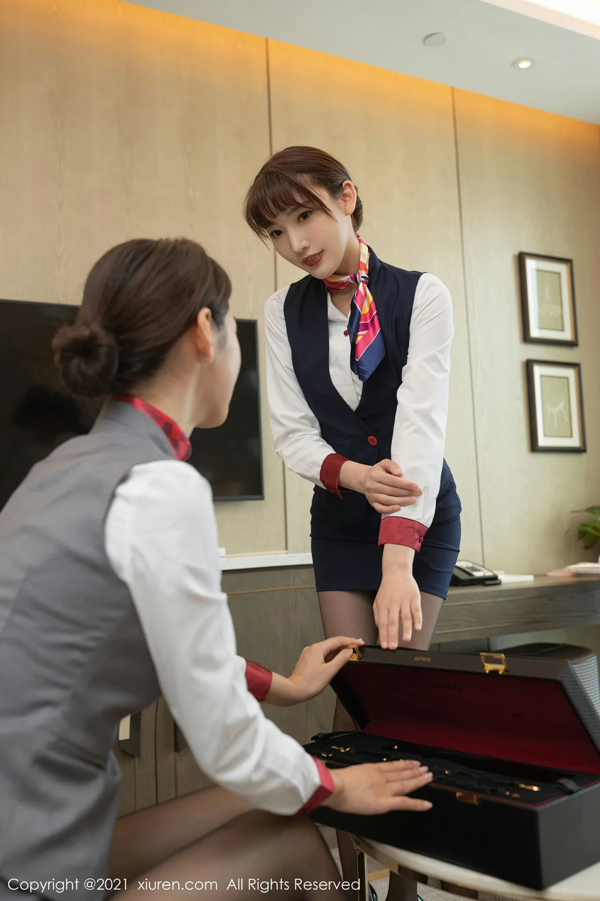 XiuRen 秀人 No.3371  空姐闺蜜剧情主题 陆萱萱与唐安琪 - 4
