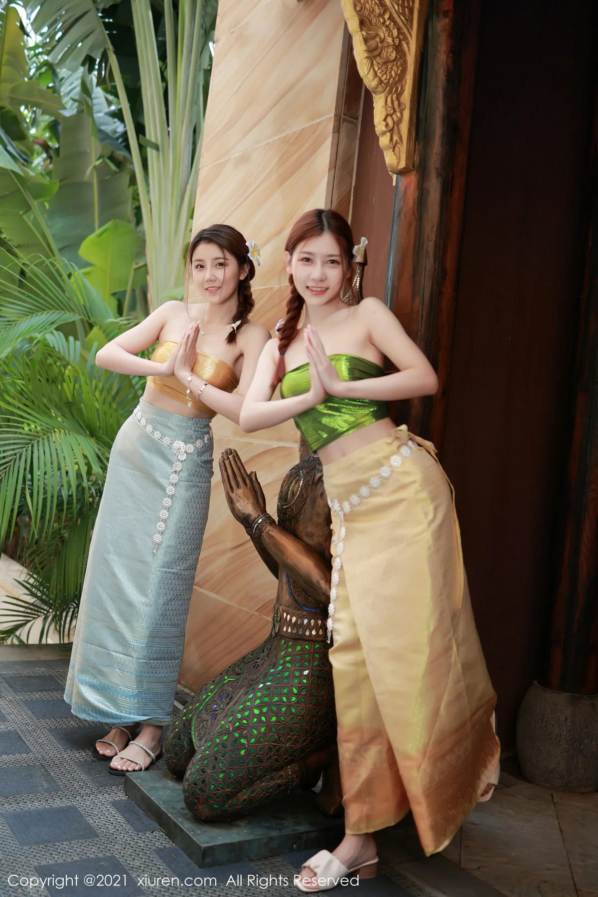 XiuRen 秀人 No.3462  异域风情系列 夏西CiCi和尹甜甜 模特合集写真 - 7