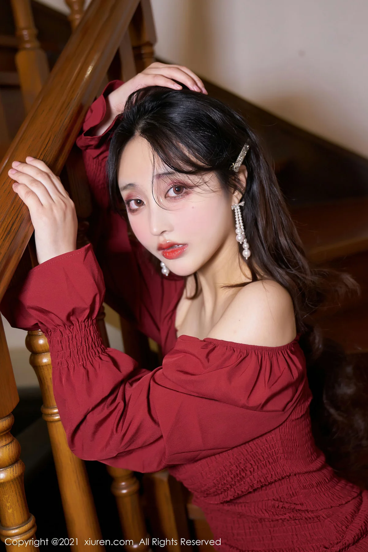 XiuRen 秀人 No.3476  深V抹胸短裙 林子欣Freya 心愿旅拍写真 - 2