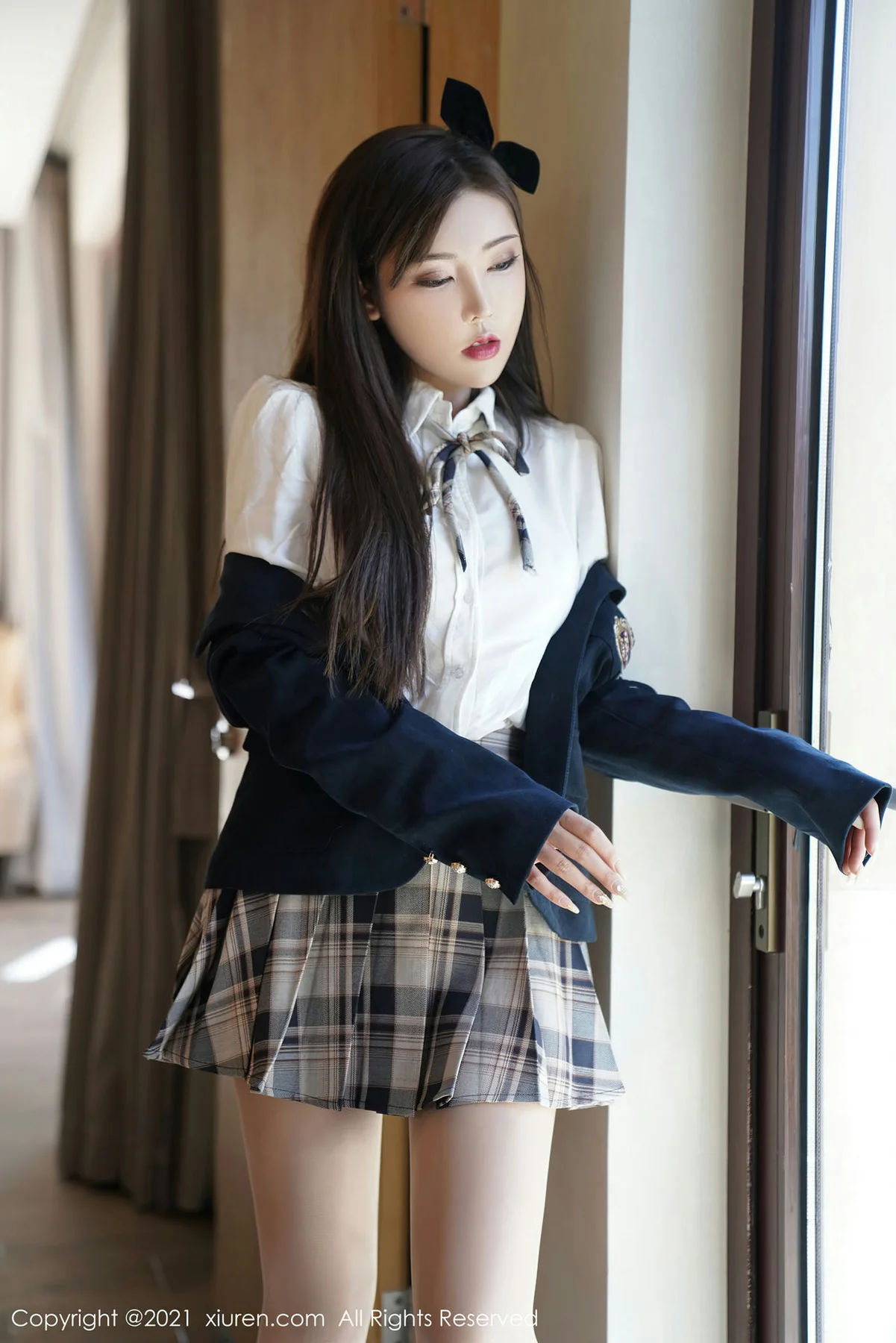 XiuRen 秀人 No.3523  格子裙JK制服 萌汉药baby 北京旅拍写真 - 10
