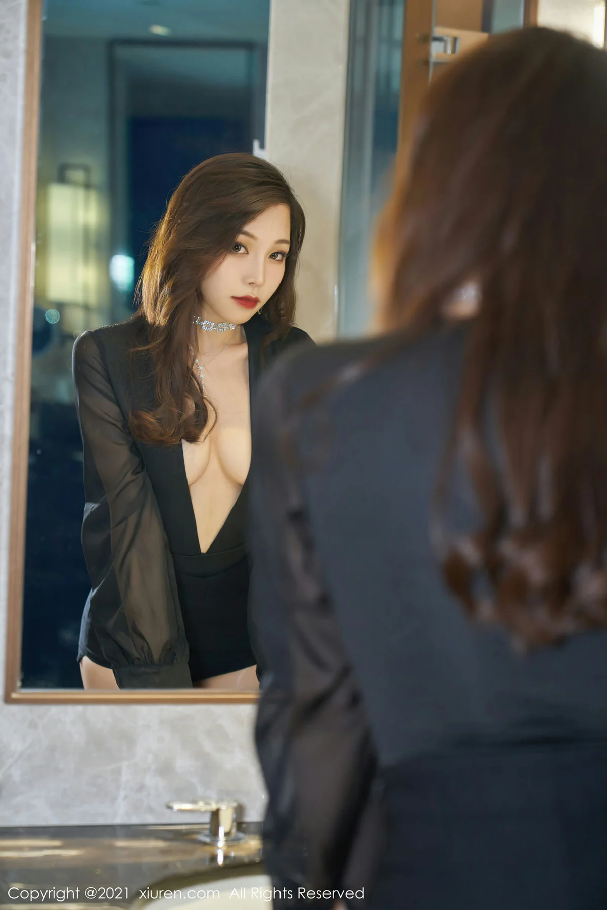 XiuRen 秀人 No.3524  连体深V服饰 芝芝Booty 性感写真 - 5