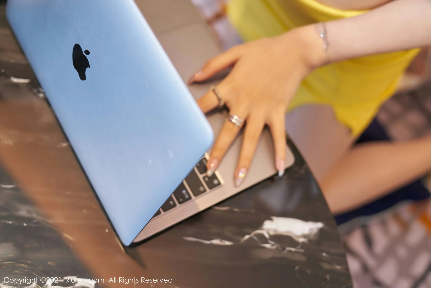 XiuRen 秀人 No.3543 职场眼镜OL 芝芝Booty 性感写真2 - 7