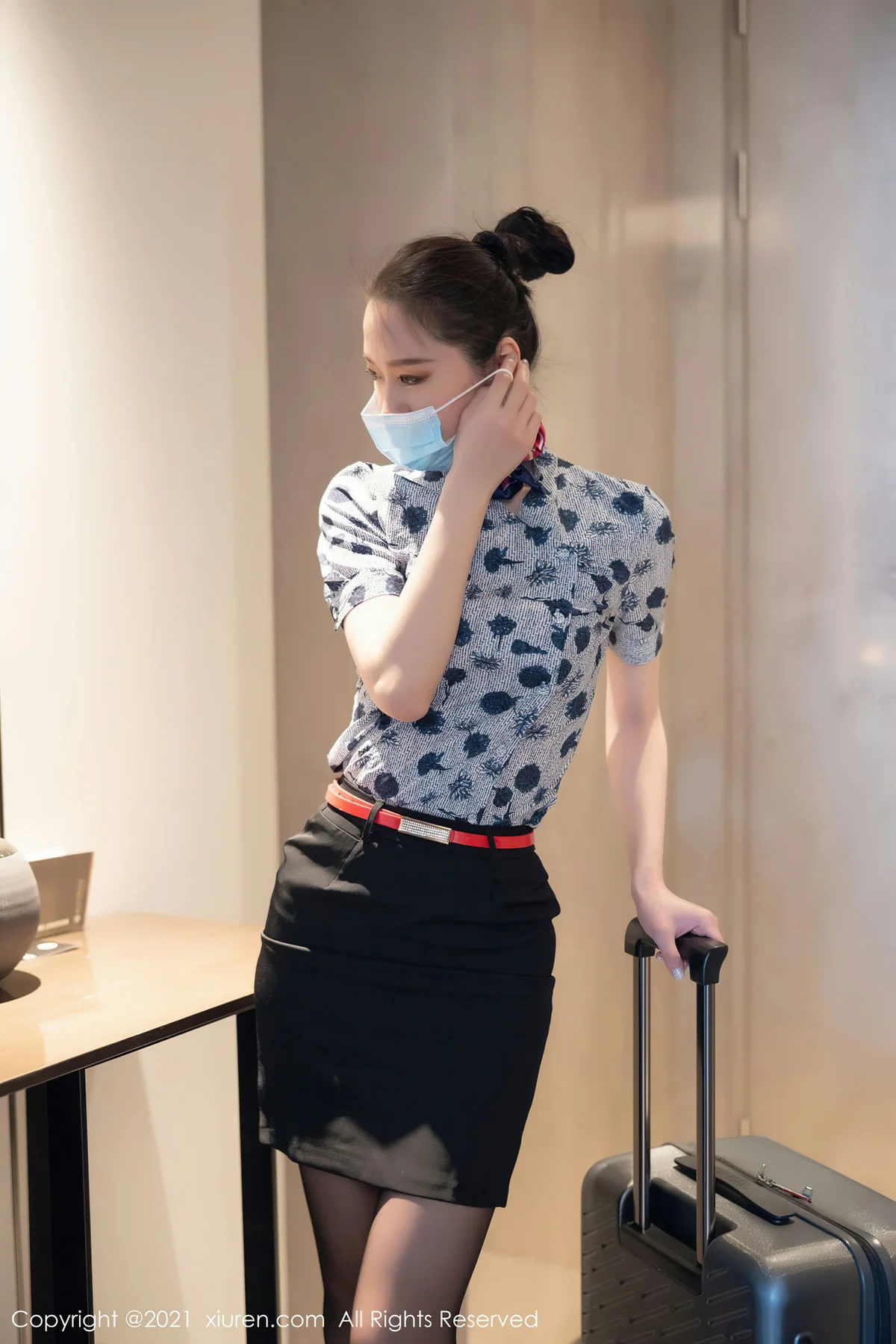 XiuRen 秀人 No.3553 经典空乘制服 梦心月 江浙沪旅拍写真2 - 7