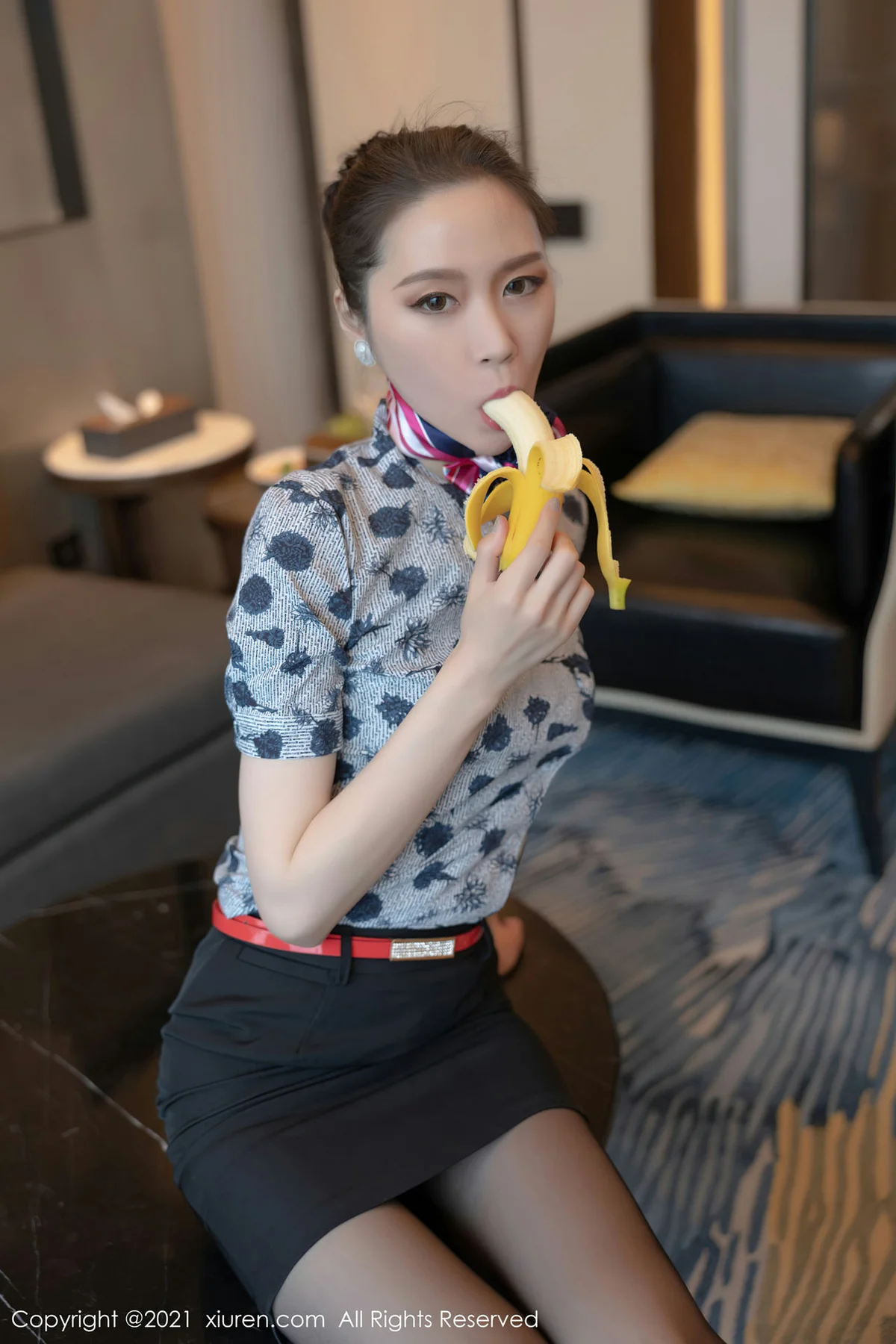 XiuRen 秀人 No.3553 经典空乘制服 梦心月 江浙沪旅拍写真2 - 2