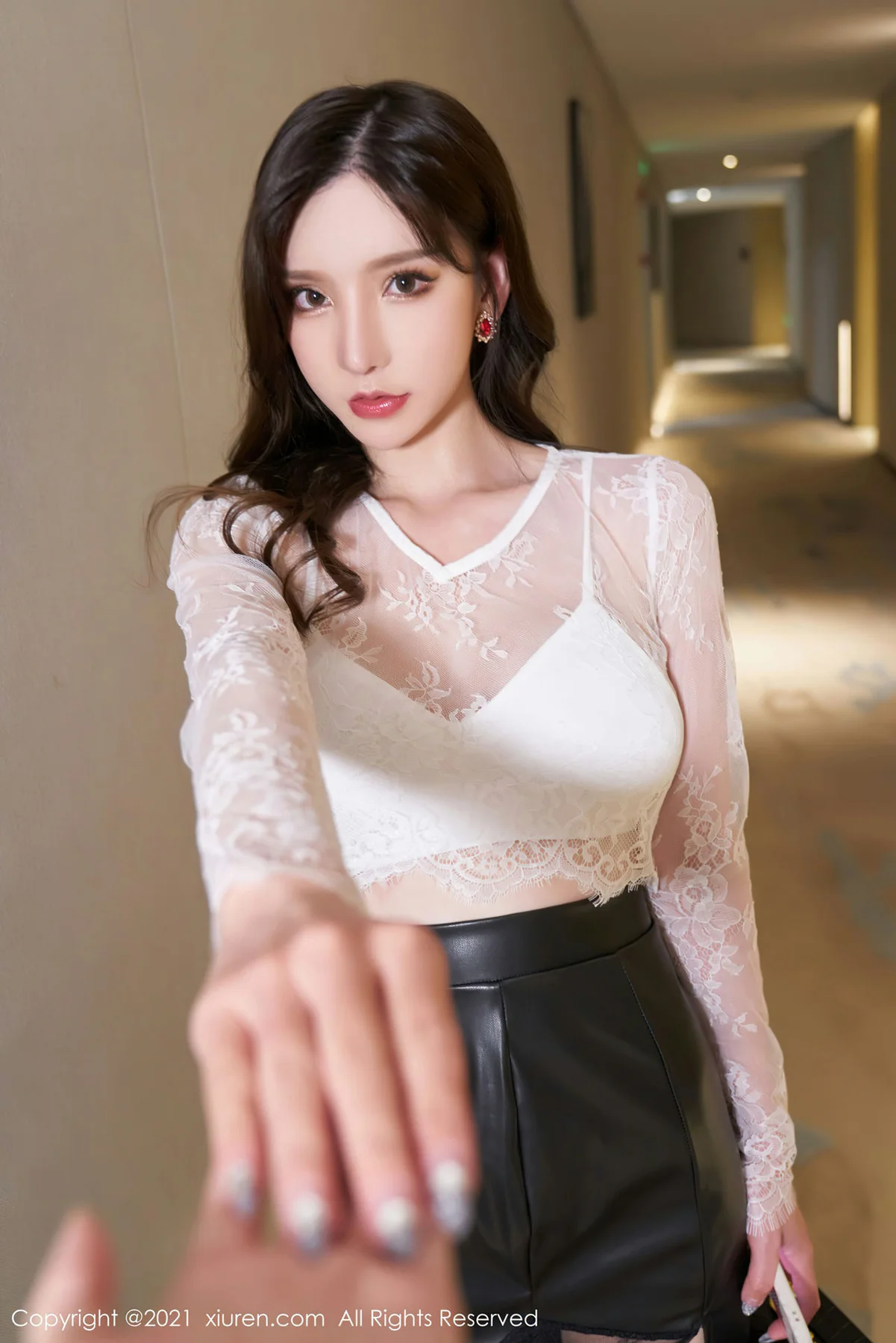 XiuRen 秀人 No.3559 调教师剧情主题 周于希Sandy 杭州心愿旅拍写真11 - 2