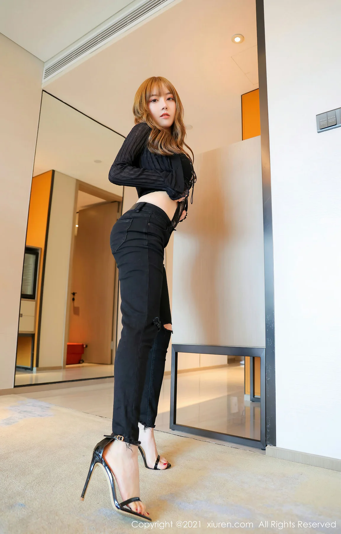 XiuRen 秀人 No.3596 黑色情趣服饰 豆瓣酱 性感写真 - 4