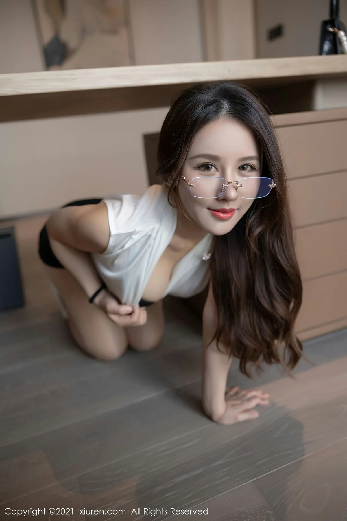 XiuRen 秀人 No.3623 眼镜OL 徐安安 江浙沪旅拍3 - 9