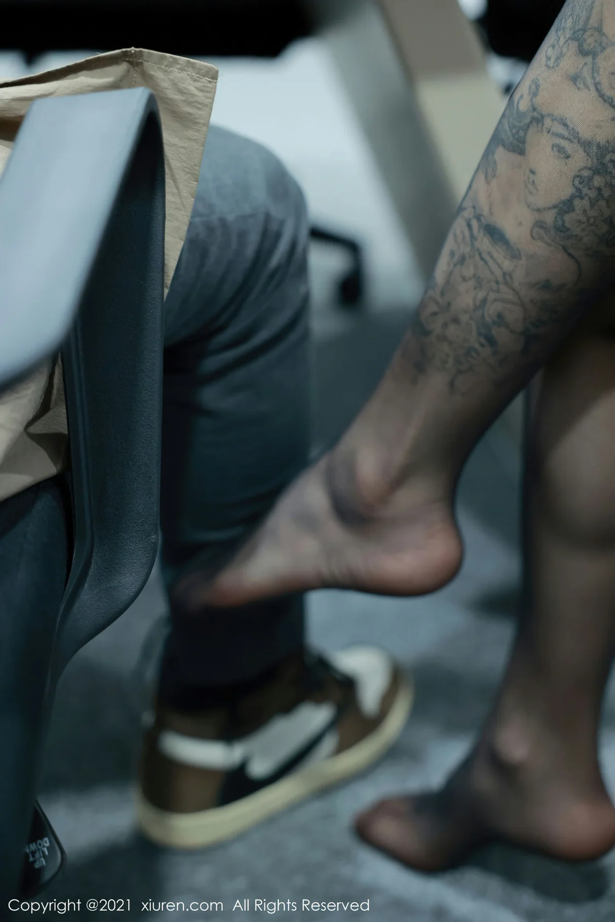 XiuRen 秀人 No.3682 秘书OL剧情系列 夏西CiCi 性感写真3 - 1