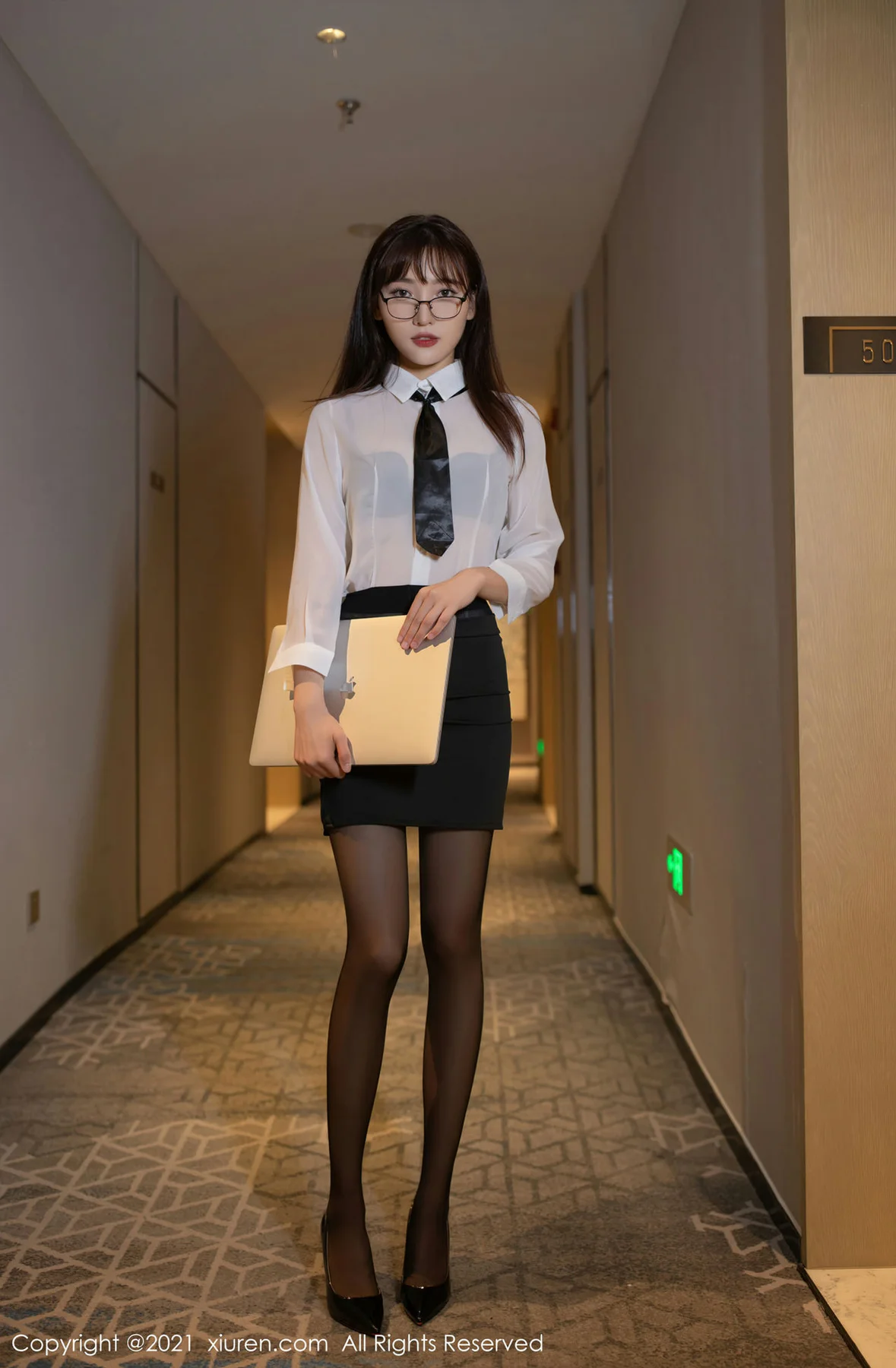 XiuRen 秀人 No.3705 出差剧情主题 陆萱萱 性感写真1 - 1