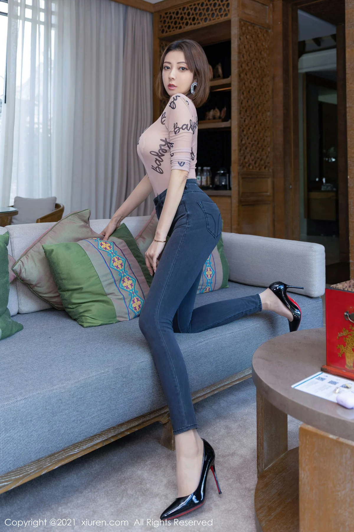 XiuRen 秀人 No.3760 丰腴姿态御姐 果儿Victoria 阳朔旅拍写真3 - 4