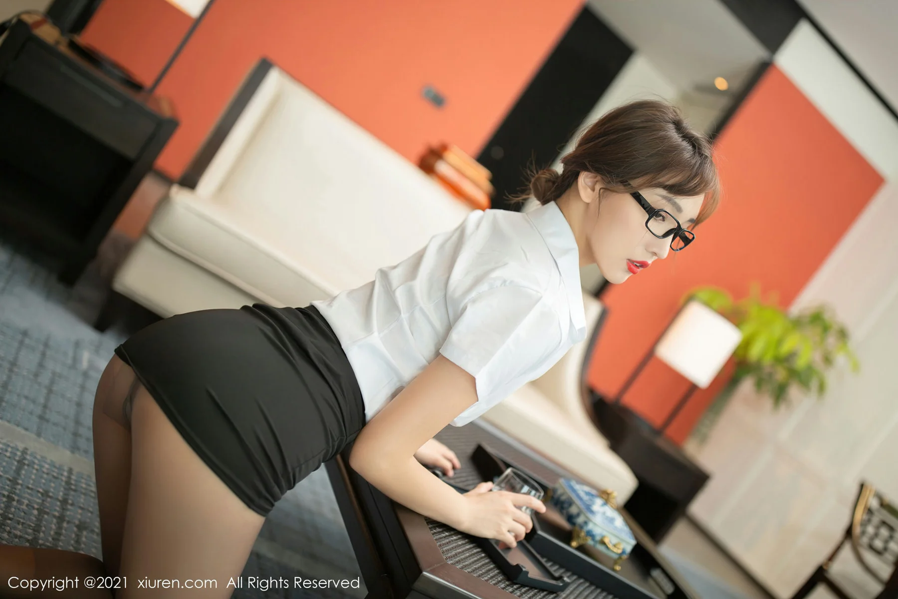 XiuRen 秀人 No.3795 售楼部员工主题 陆萱萱 性感写真111 - 1