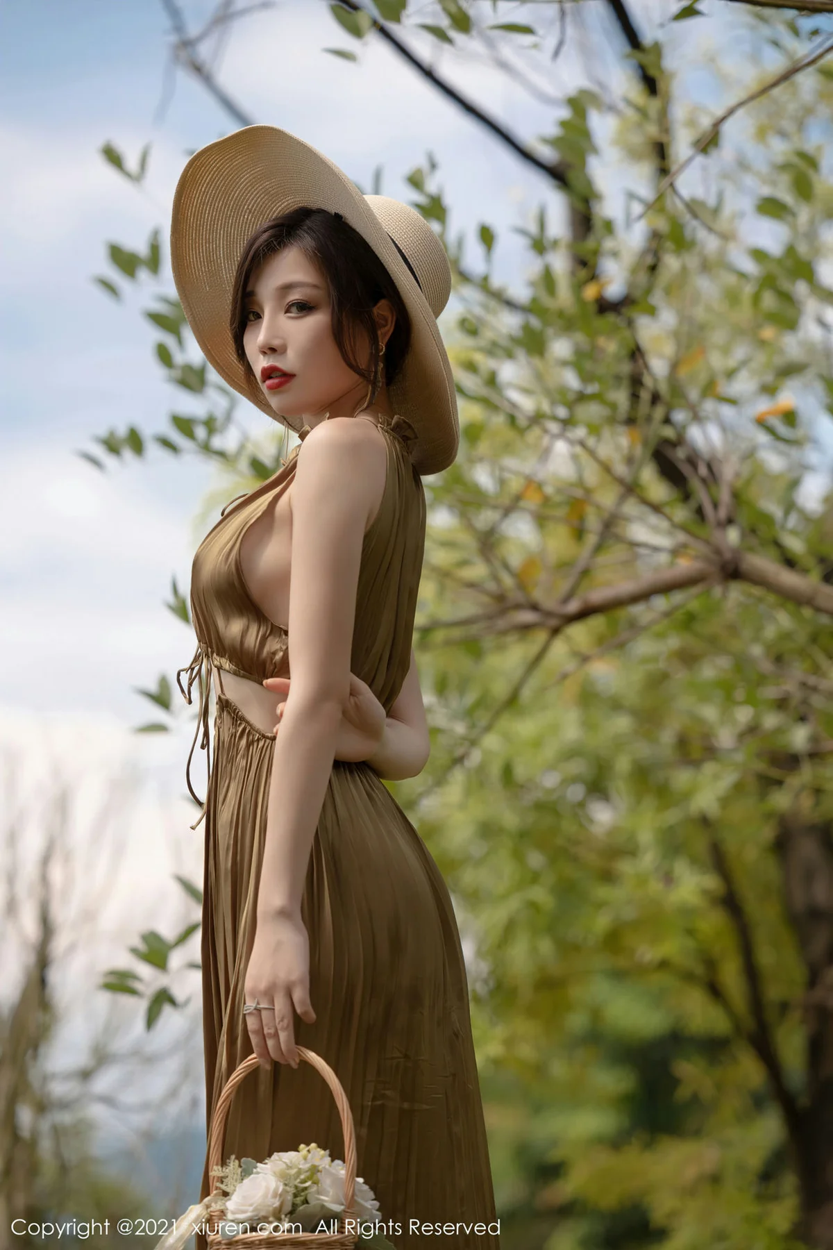 XiuRen 秀人 No.3837 欧洲风格外拍 芝芝Booty 性感写真 - 3