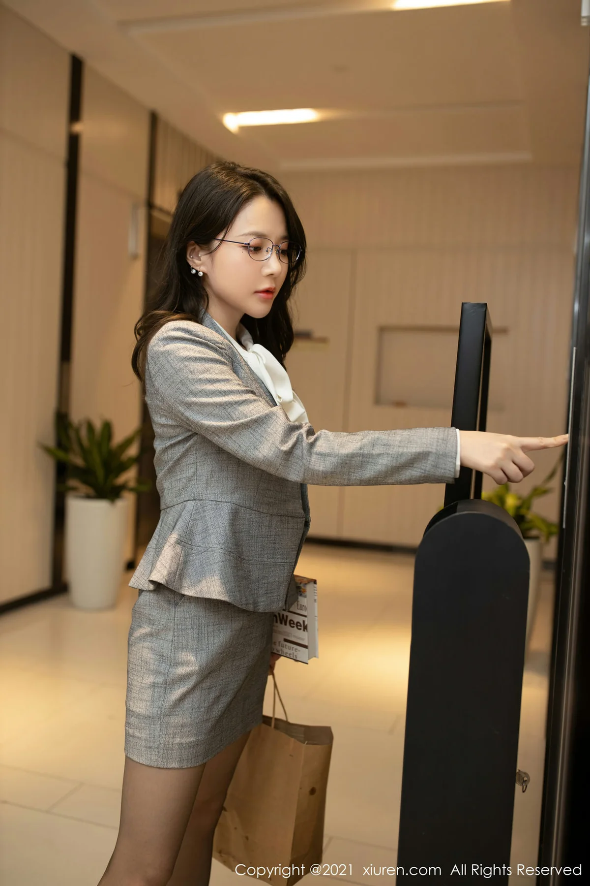 XiuRen 秀人 No.3972 鱼子酱fish 情景写真 - 6