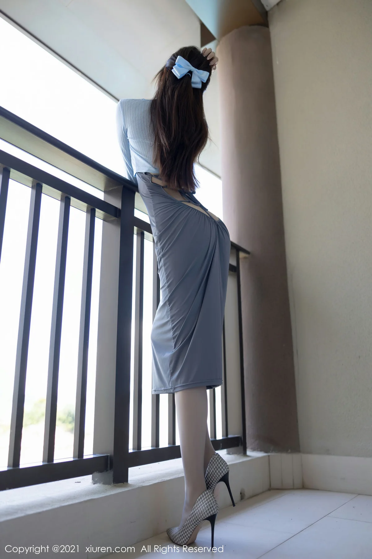 XiuRen 秀人 No.3978 湿身灰丝 芝芝Booty 深圳旅拍22 - 2