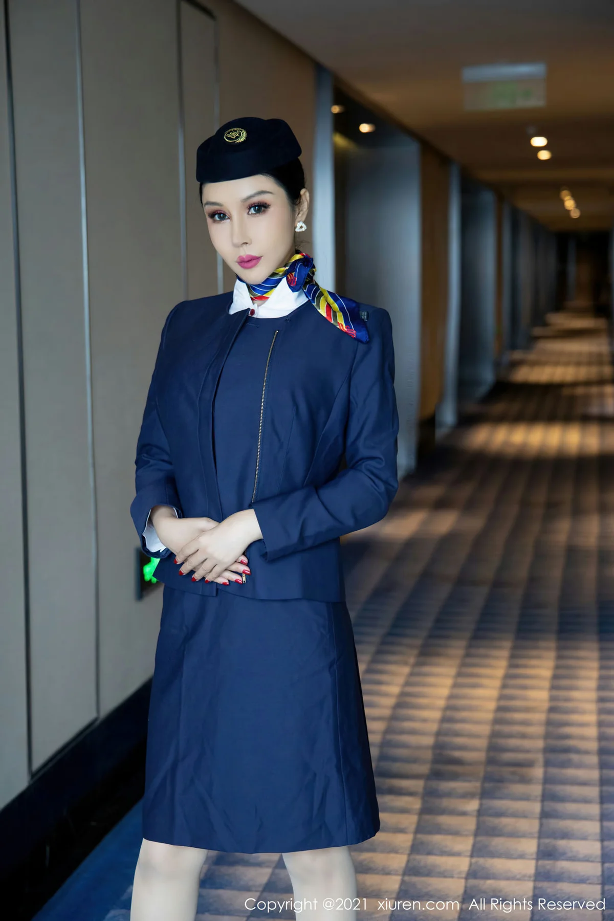 XiuRen 秀人 No.4050 空姐制服 田冰冰 三亚旅拍写真3 - 1