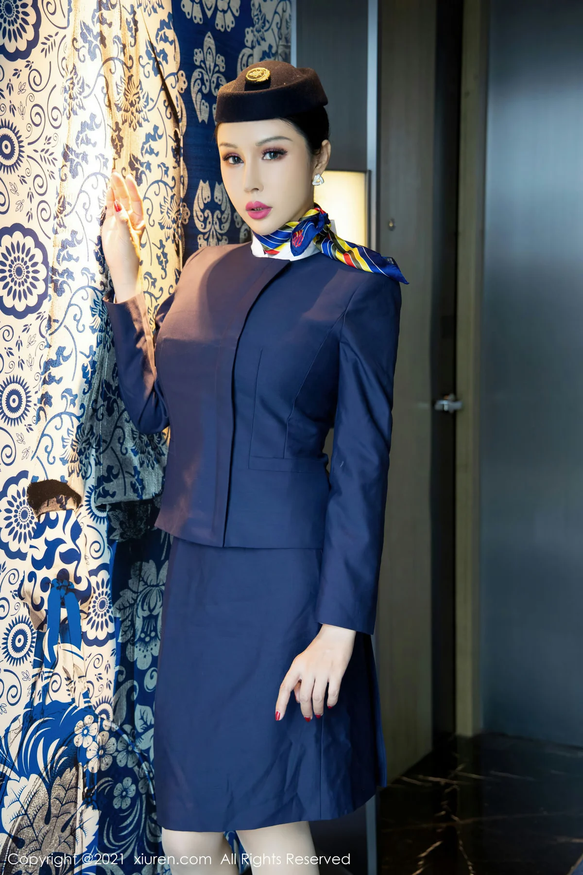 XiuRen 秀人 No.4050 空姐制服 田冰冰 三亚旅拍写真3 - 2