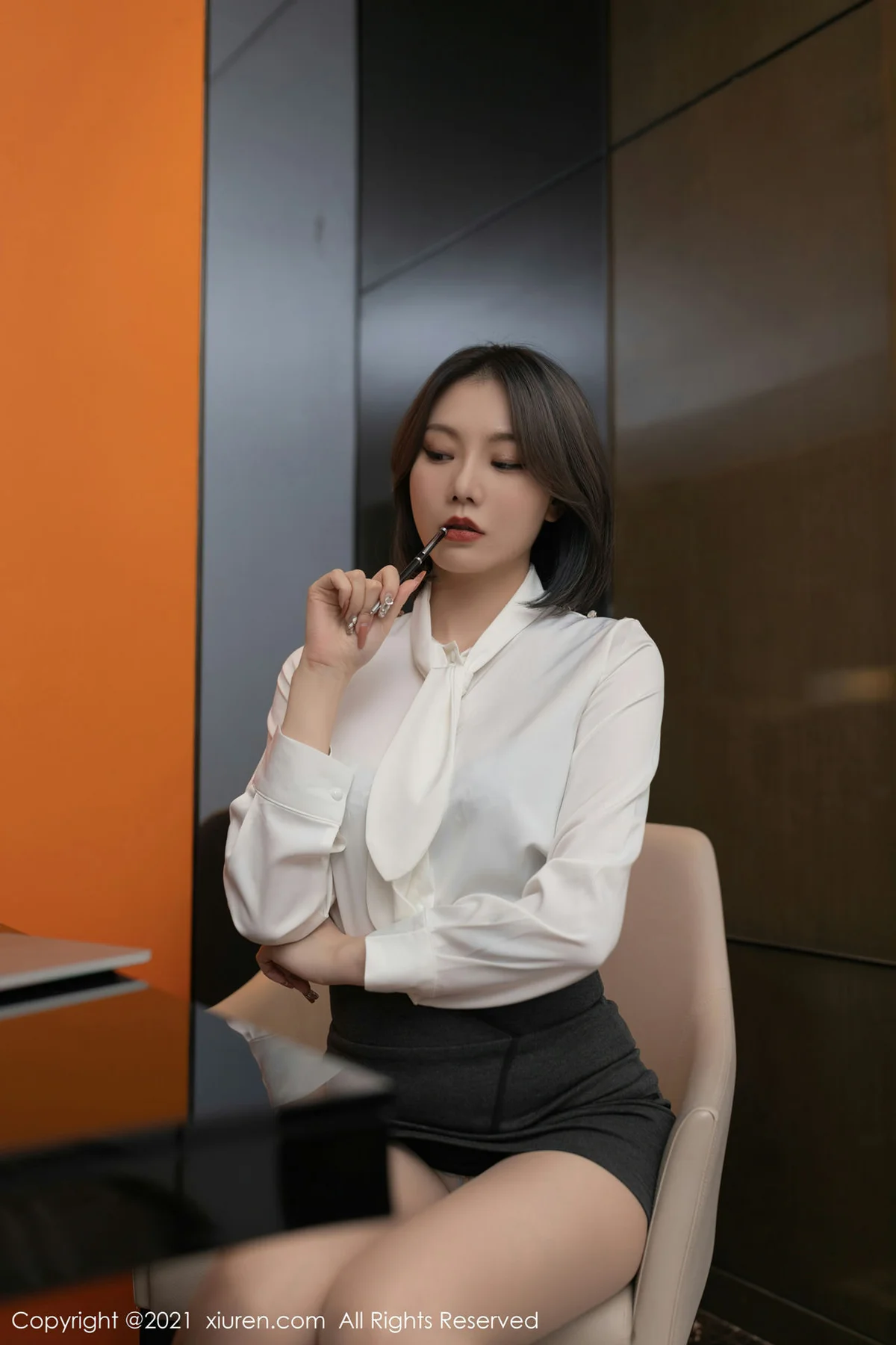 XiuRen 秀人 No.4051 一起加班主题系列 安然Maleah 重庆旅拍1 - 6