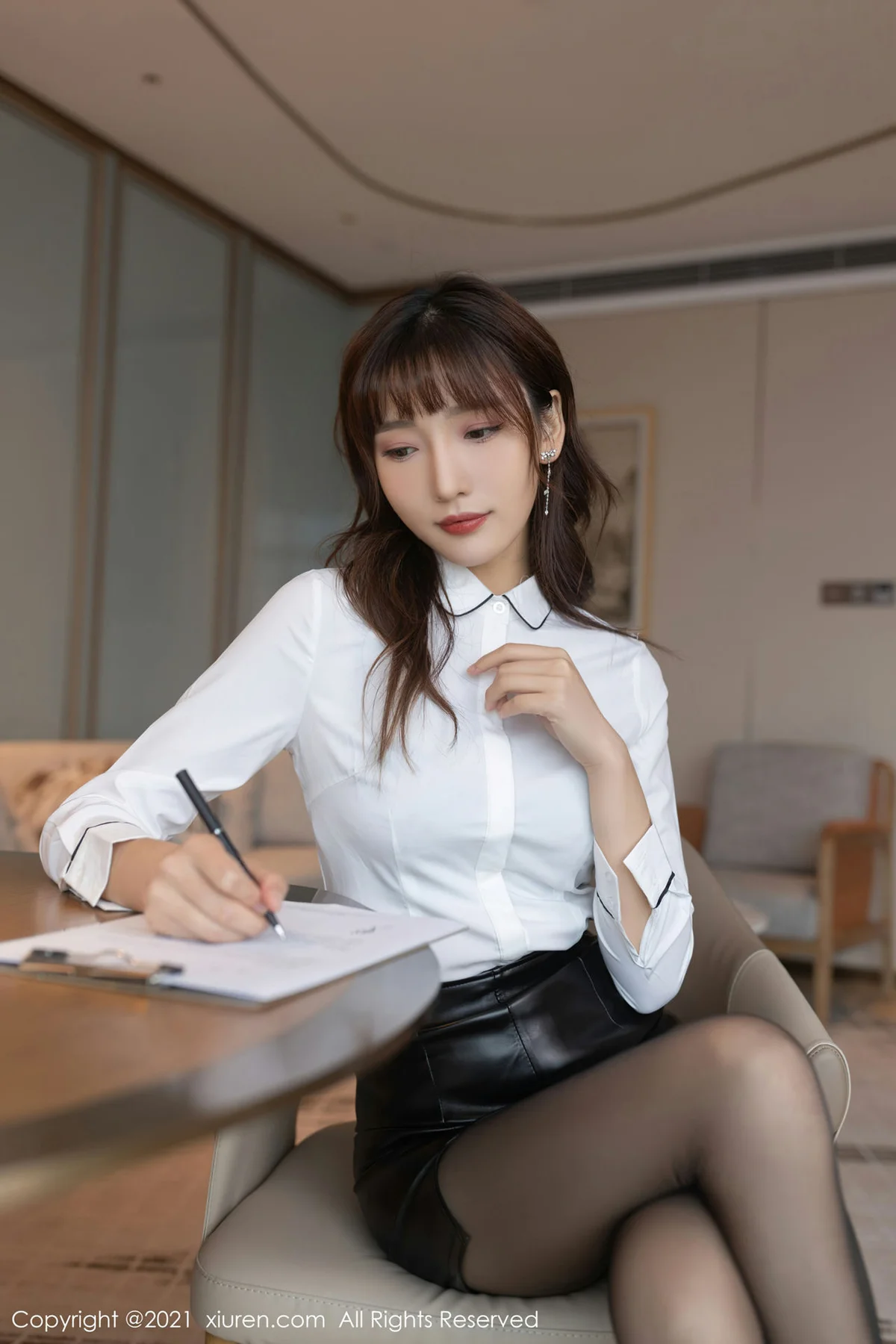 XiuRen 秀人 No.4068 客户送文件主题 陆萱萱 重庆旅拍1 - 8