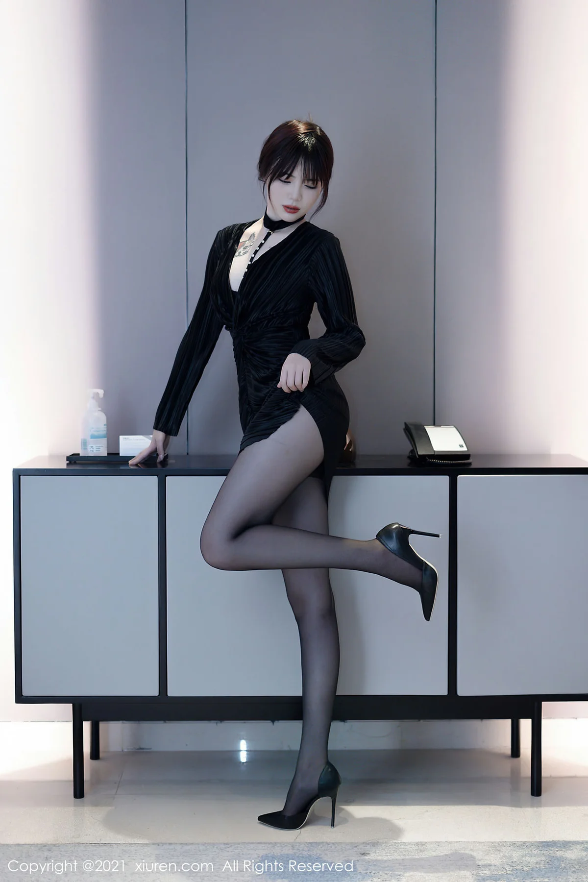 XiuRen 秀人 No.4080 黑丝魅惑 Arude薇薇 性感写真2 - 3