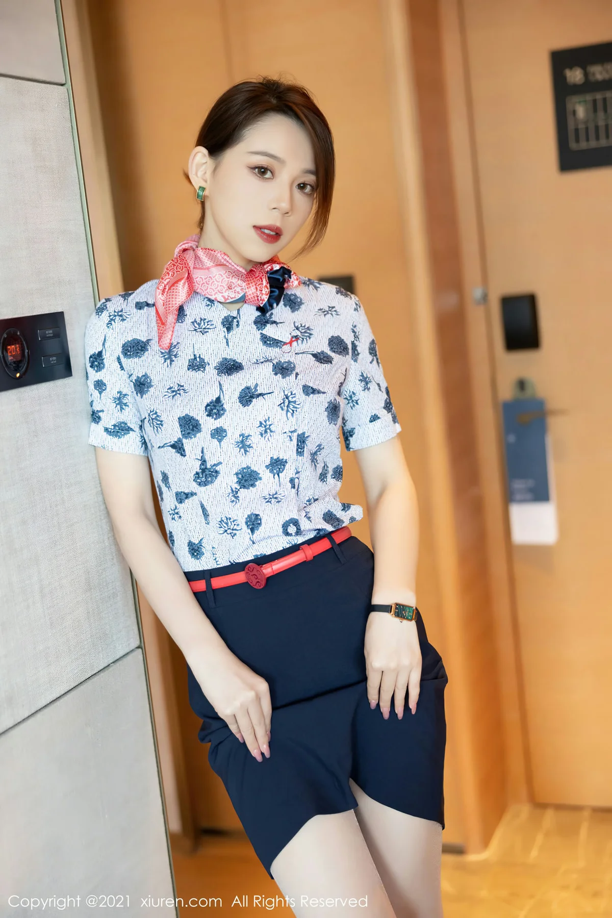 XiuRen 秀人 No.4126 空乘制服系列 言沫 深圳旅拍3 - 1