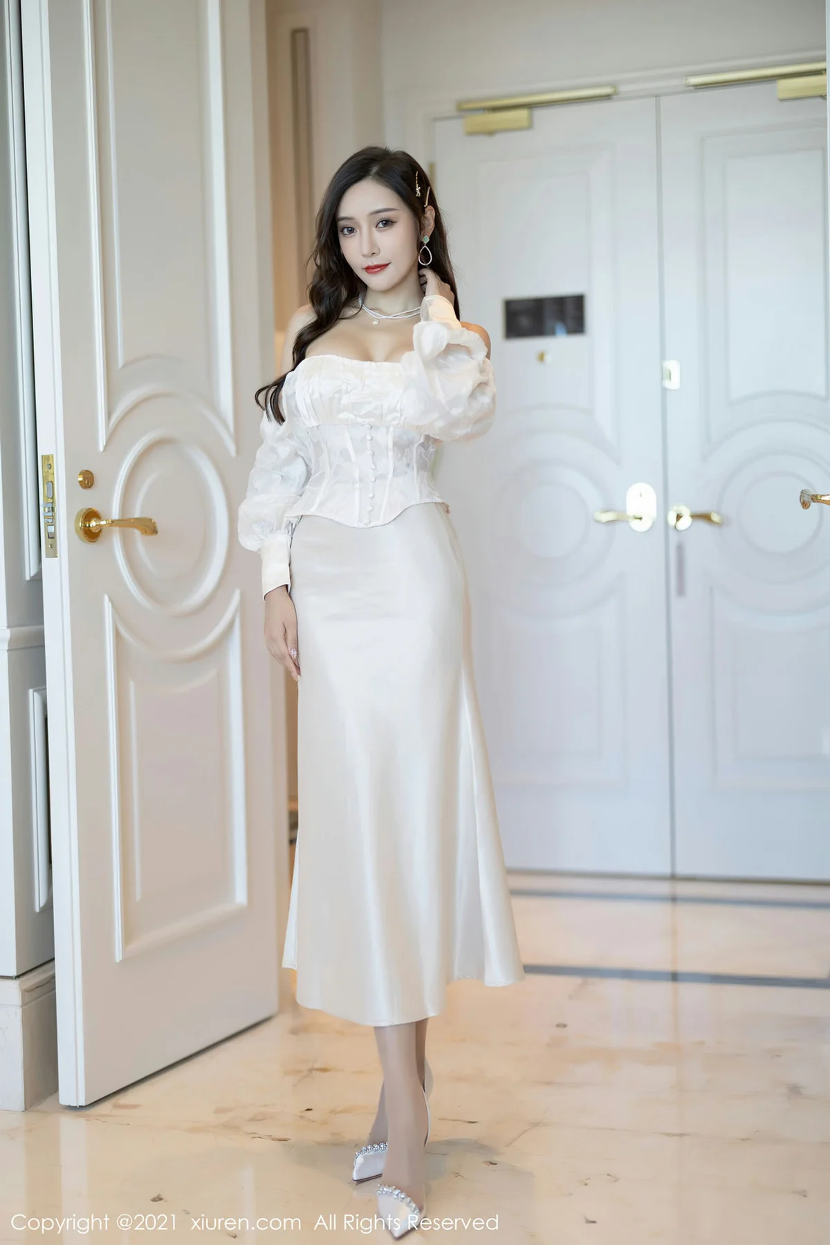 XiuRen 秀人 No.4136 白玉黑 王馨瑶yanni 深圳旅拍1 - 2