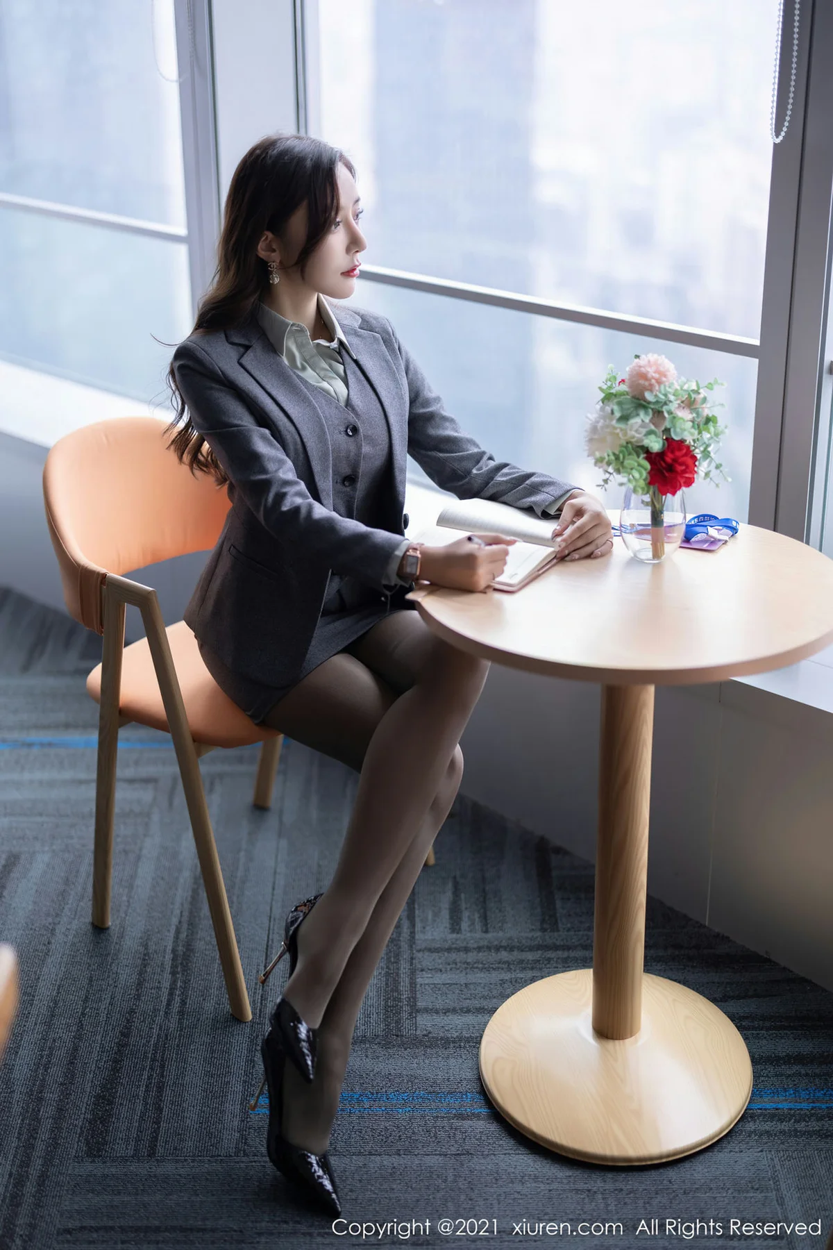 XiuRen 秀人 No.4251 职业装OL 王馨瑶yanni 性感写真11 - 6