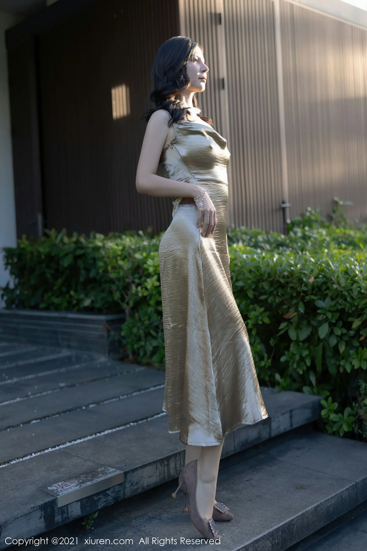 XiuRen 秀人 No.4254 百变情趣 小蛮妖Yummy 深圳旅拍3 - 1