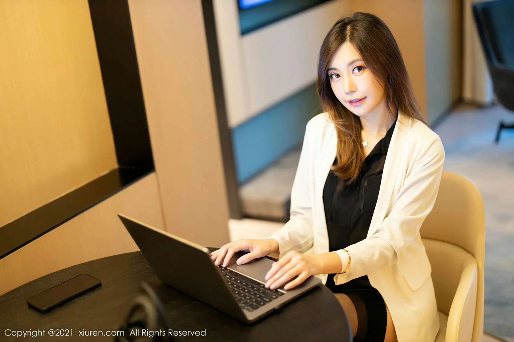 XiuRen 秀人 No.4285 职业秘书 绮里嘉ula 性感写真11 - 5