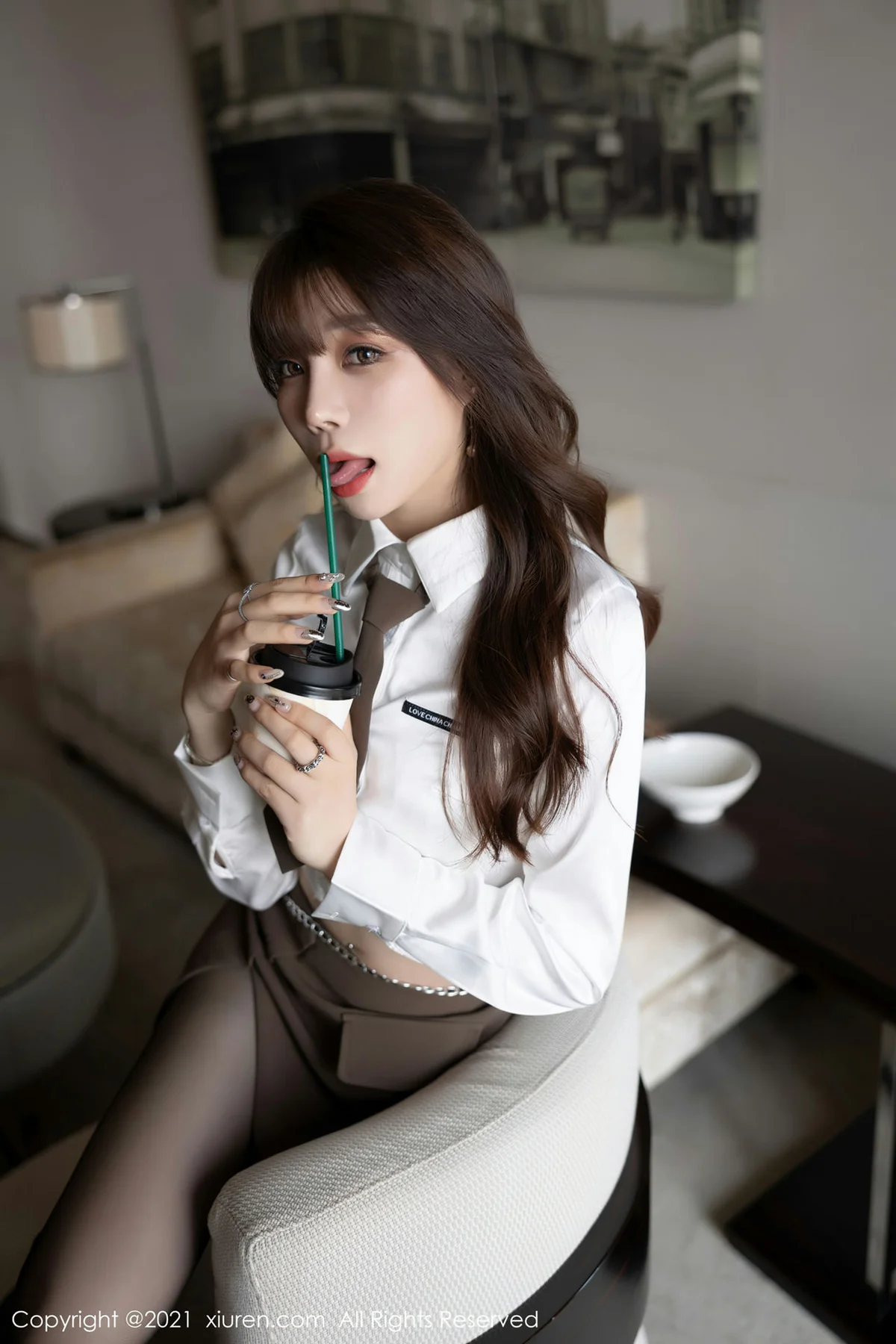 XiuRen 秀人 No.4299 棕色超短裙 芝芝Booty 性感写真1 - 5