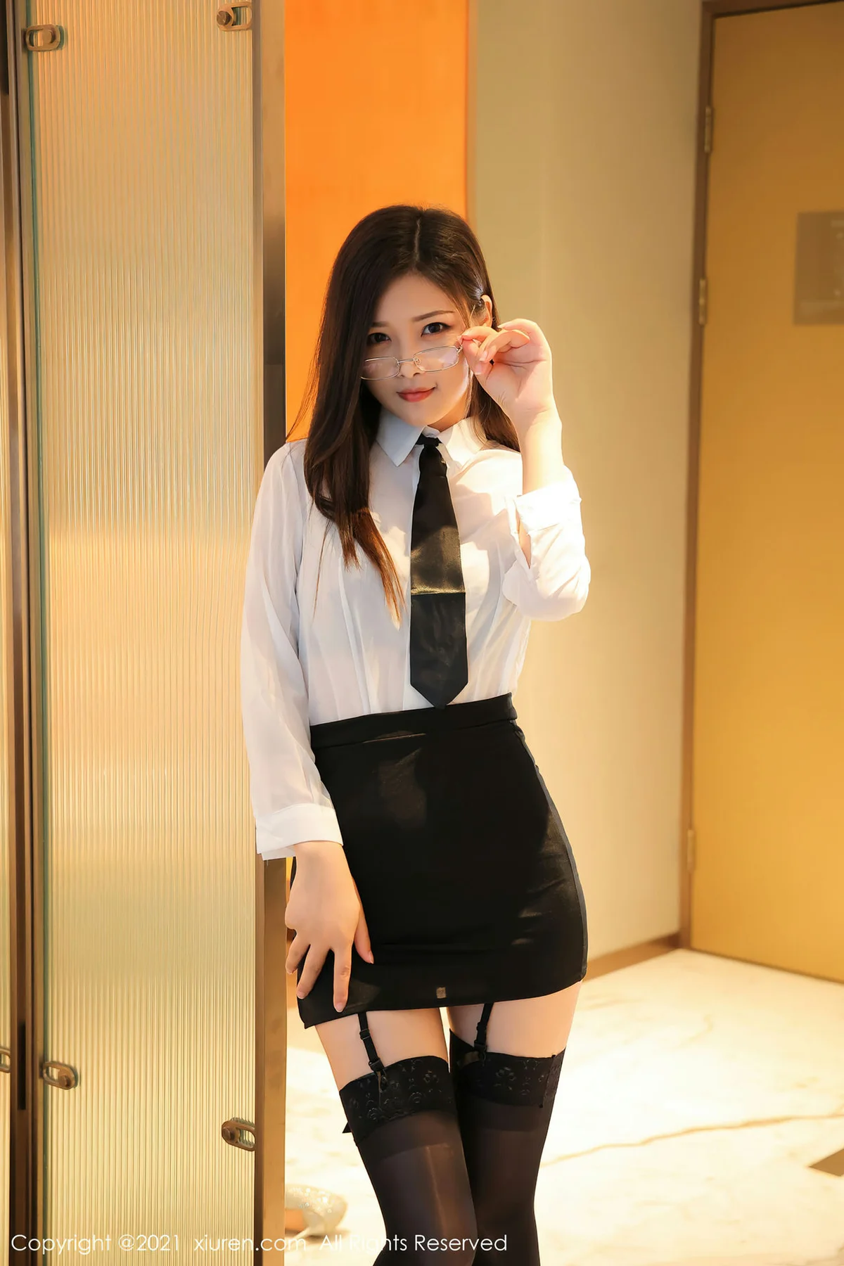 XiuRen 秀人 No.4324 美臀丁字裤 星萌 新人模特写真 - 1