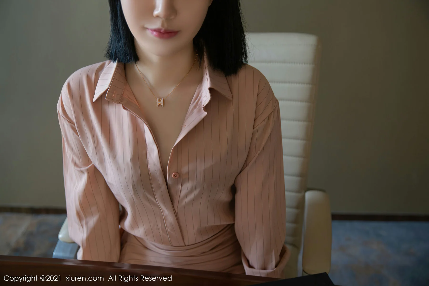 XiuRen 秀人 No.4393 原色丝袜玉体 一颗甜蛋黄a 性感写真1 - 5