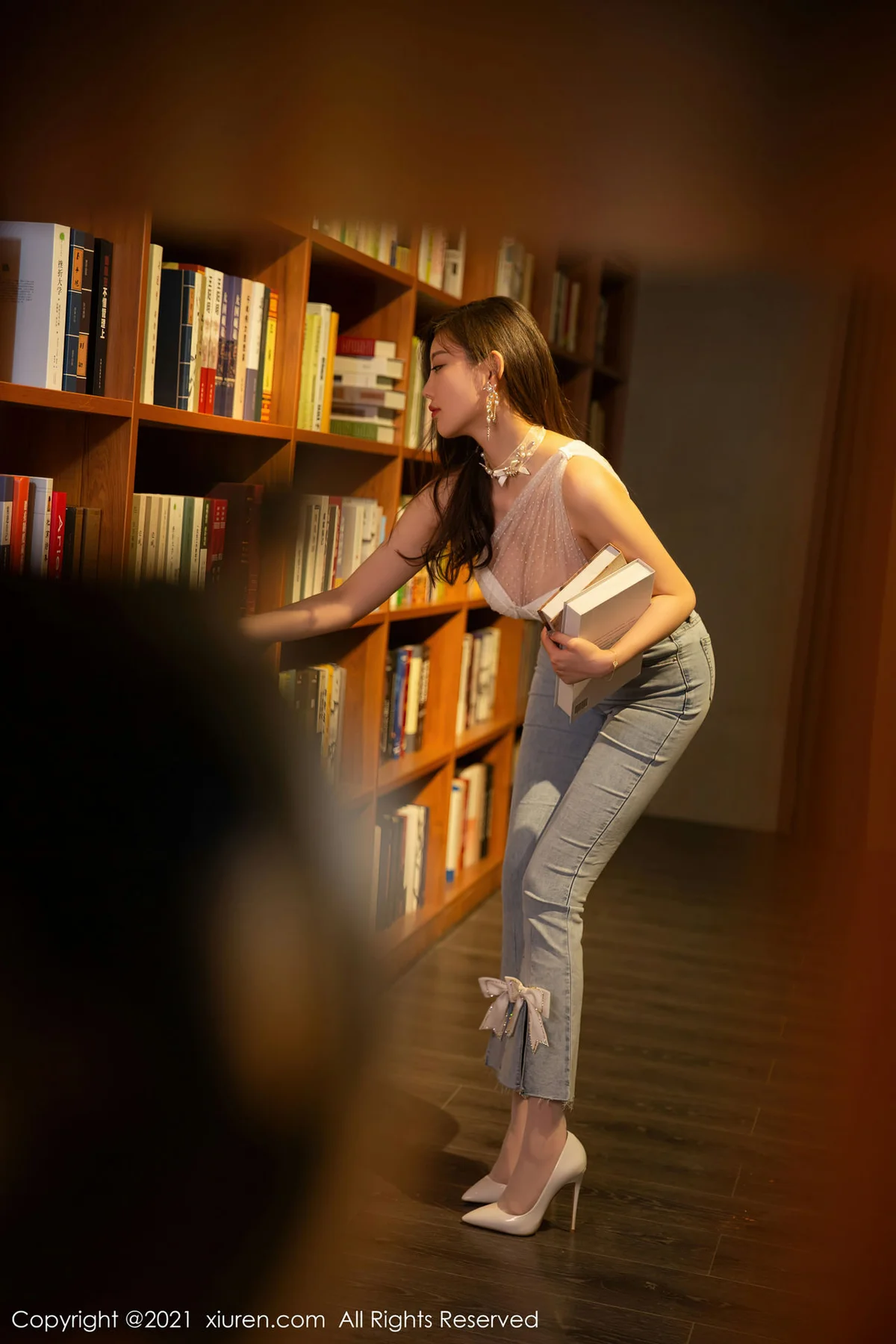 XiuRen 秀人 No.4404 图书馆偷窥视角 杨晨晨Yome 私房写真111 - 2
