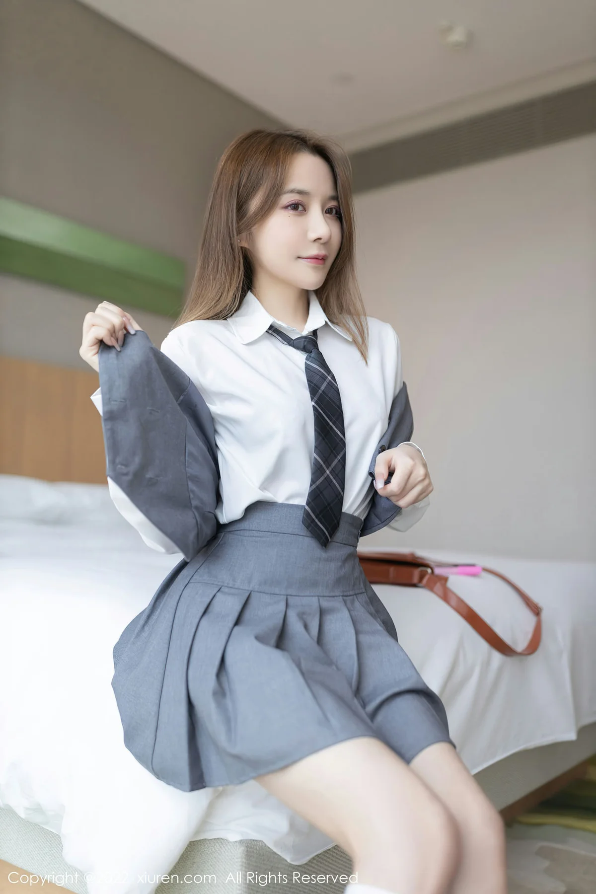 XiuRen 秀人 No.4436 清纯制服诱惑 鱼子酱Fish 性感写真1 - 5