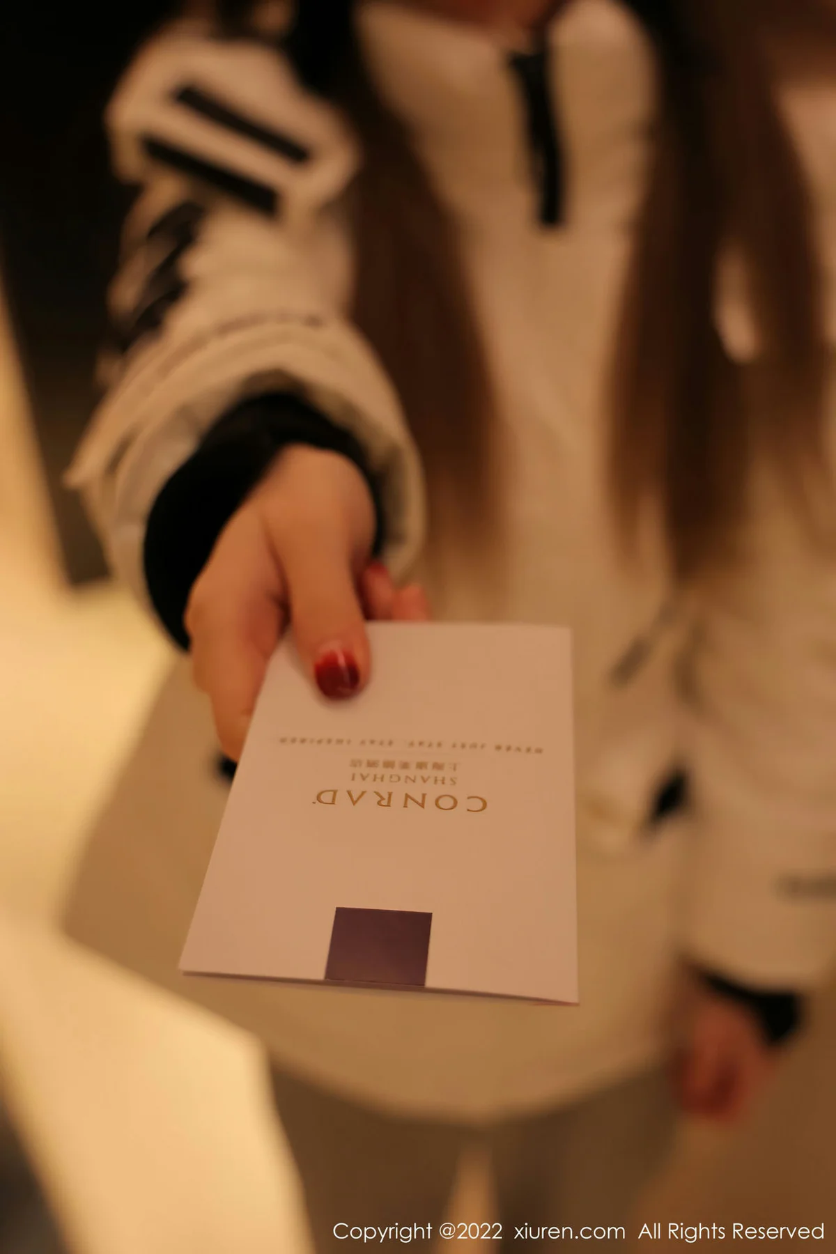 XiuRen 秀人 No.4470 极致美腿 奶瓶. 性感写真1 - 4