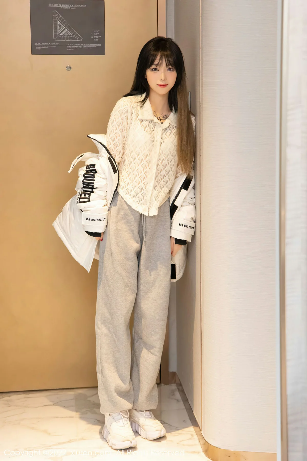 XiuRen 秀人 No.4470 极致美腿 奶瓶. 性感写真1 - 8