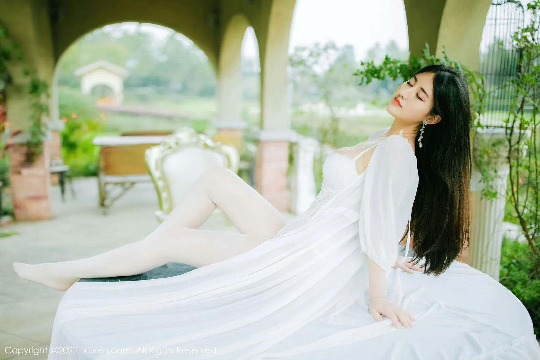 XiuRen 秀人 No.4476 户外白丝 诗诗kiki 性感写真33 - 5