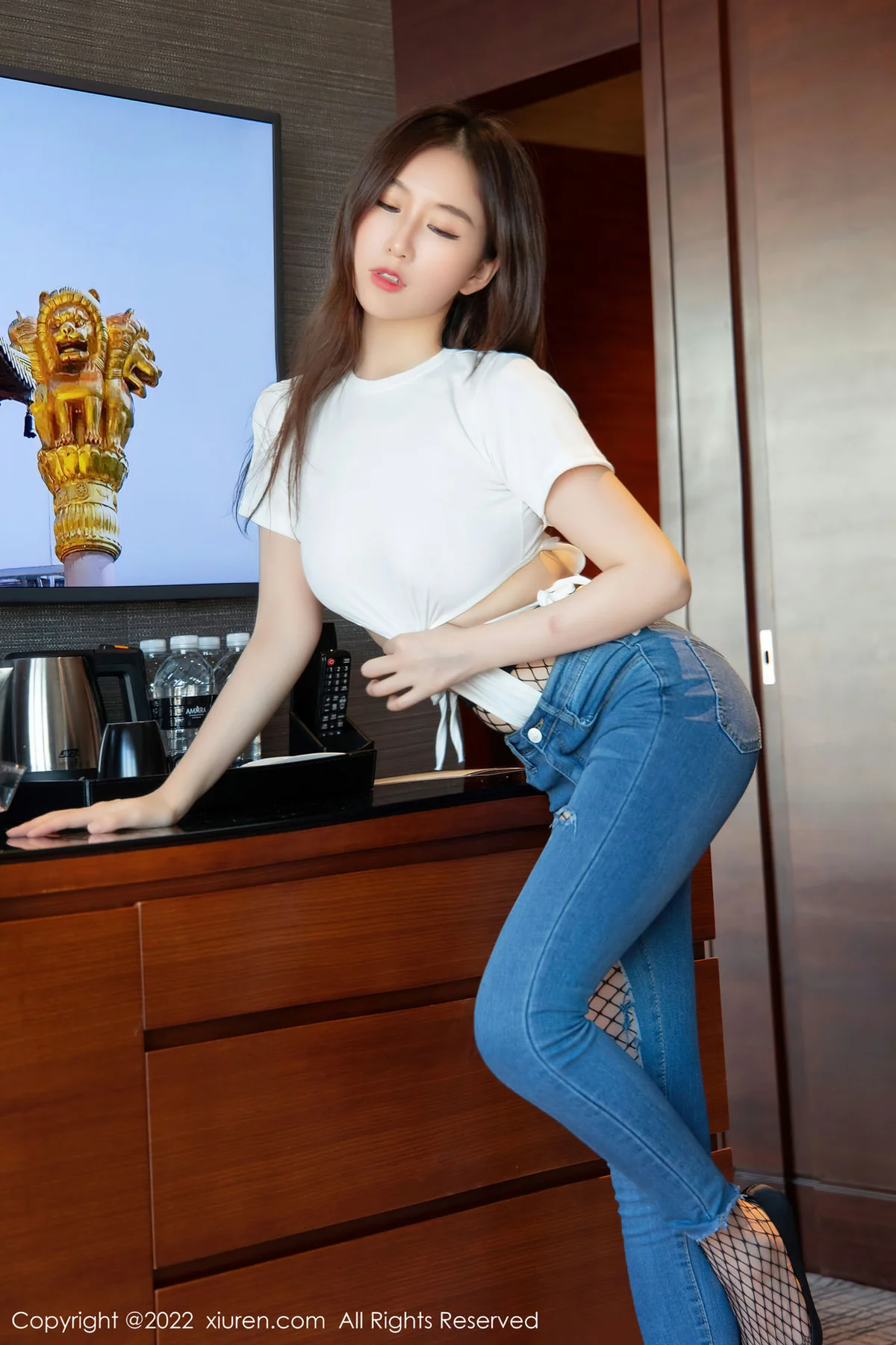 XiuRen 秀人 No.4481 网格丝袜  月音瞳 性感写真 - 1