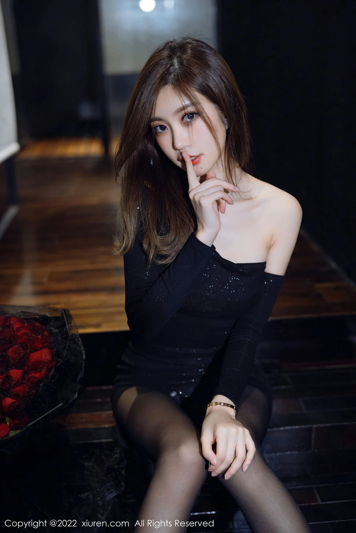 XiuRen 秀人 No.4498 短裙黑丝 绮里嘉ula 性感写真111 - 3