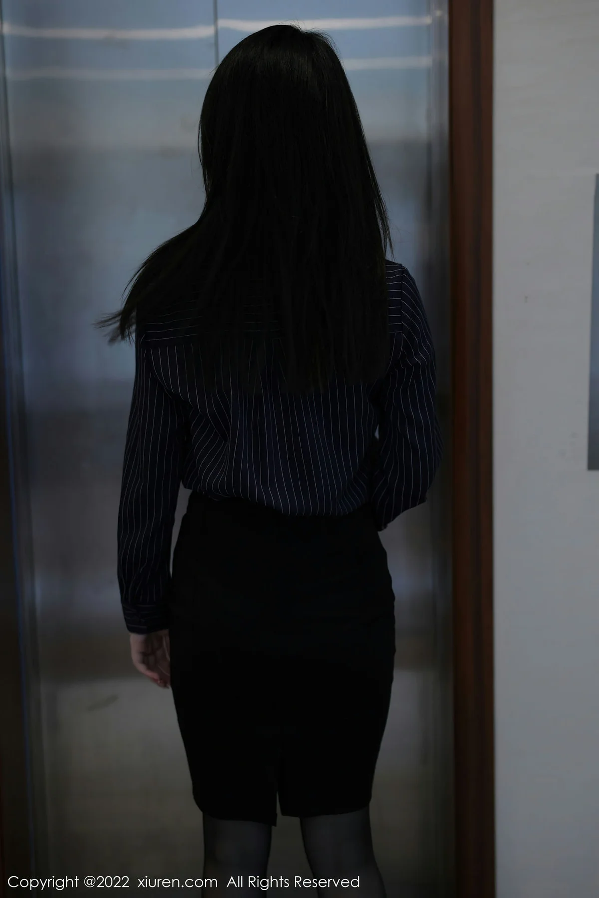 XiuRen 秀人 No.4513 电梯间艳遇 summer宝宝 性感写真 - 1