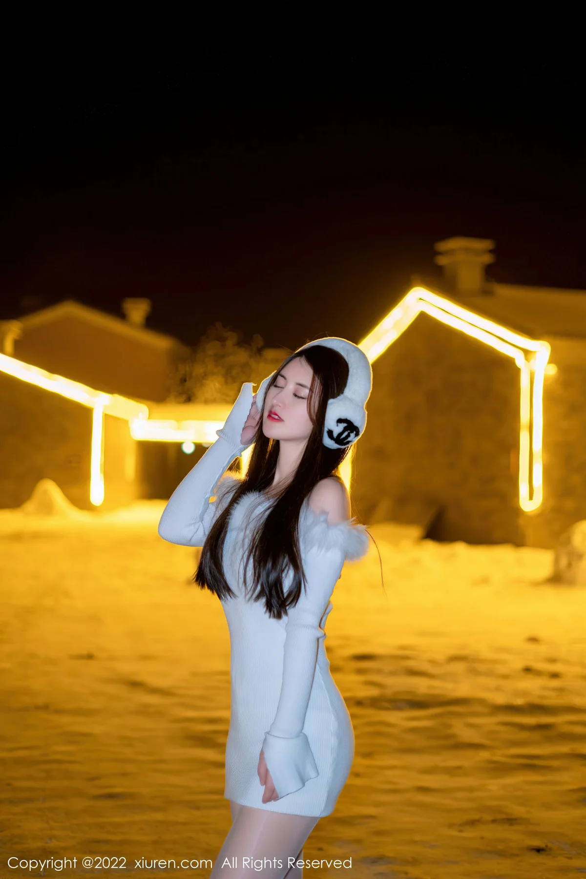 XiuRen 秀人 No.4578 白色丝袜 诗诗kiki 性感写真1 - 2