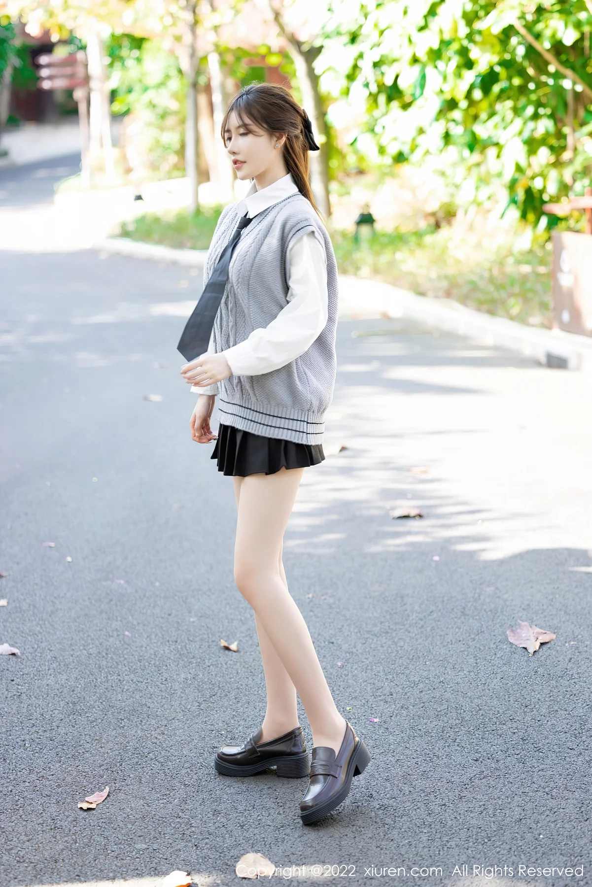 XiuRen 秀人 No.4896 黑色蕾丝 美桃酱 珠三角旅拍写真33 - 4