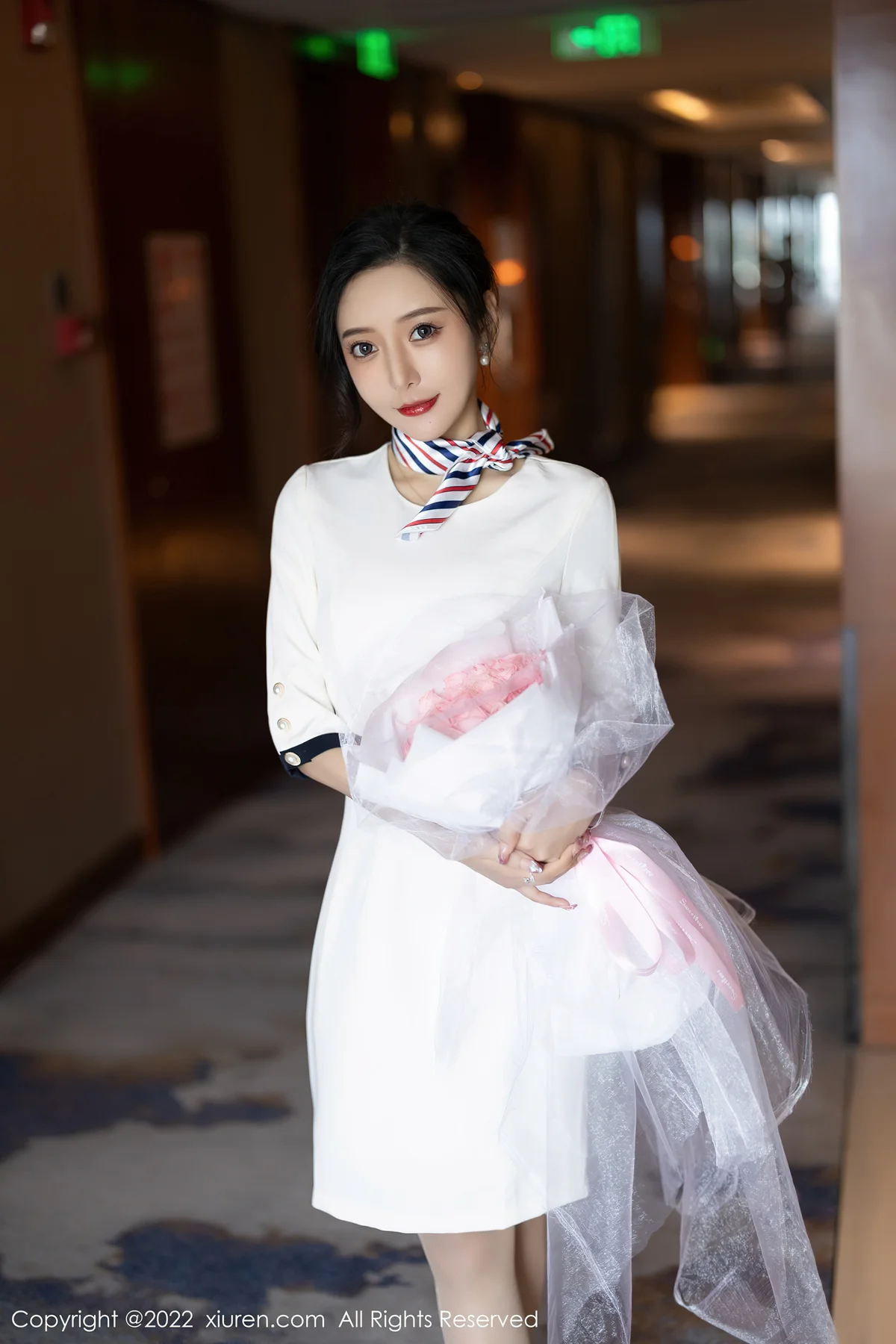 XiuRen 秀人 No.4963 连衣短裙 王馨瑶yanni 性感写真1 - 1