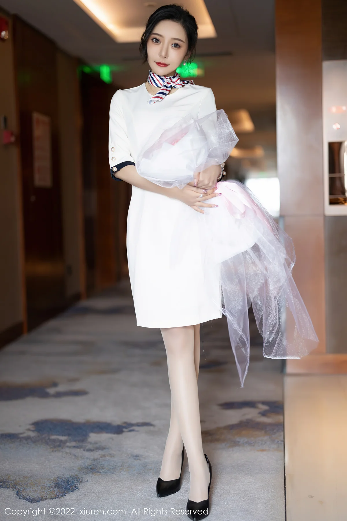 XiuRen 秀人 No.4963 连衣短裙 王馨瑶yanni 性感写真1 - 2