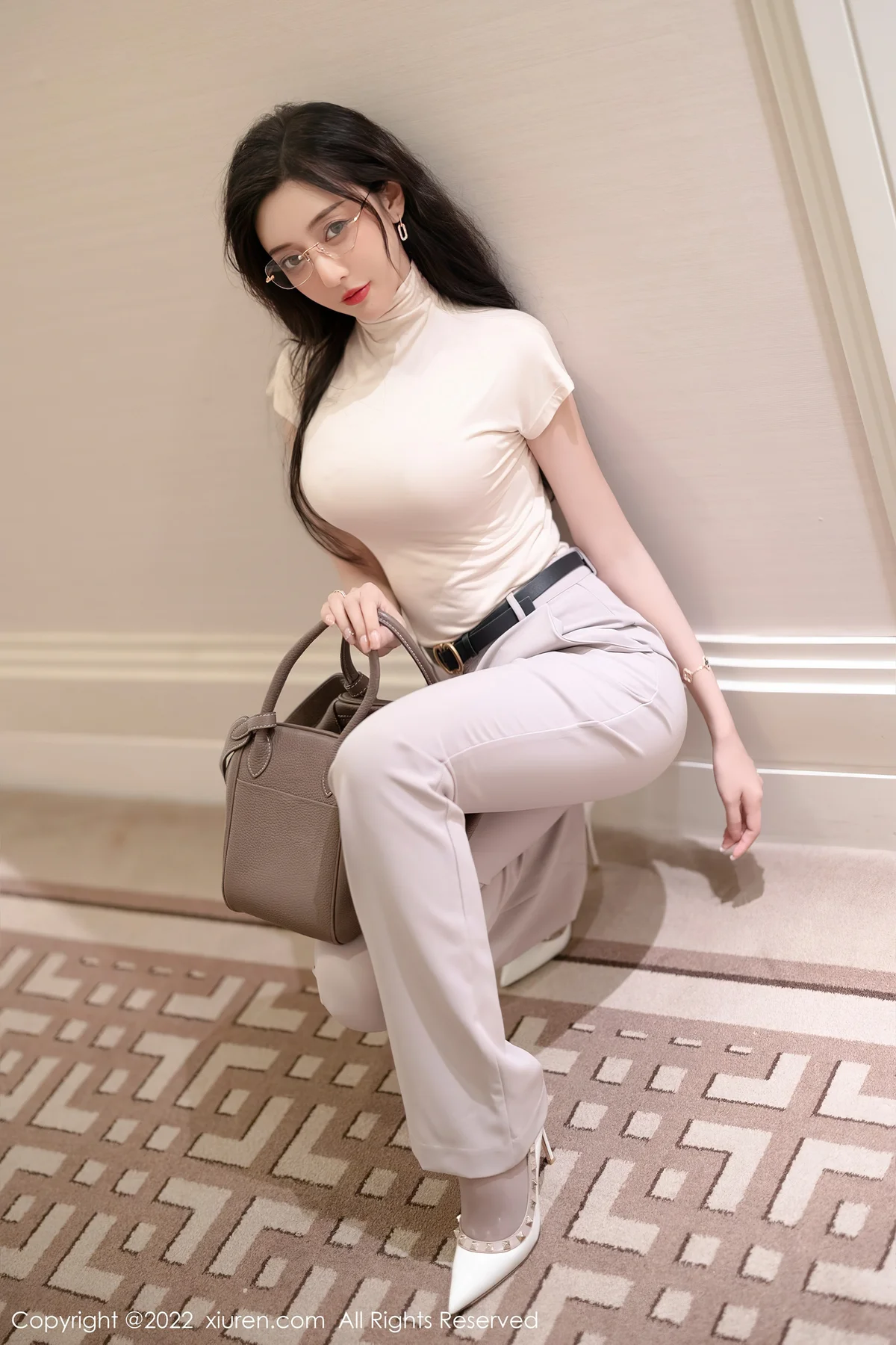 XiuRen 秀人 No.5015 魅惑灰丝 王馨瑶yanni 厦门旅拍111 - 5