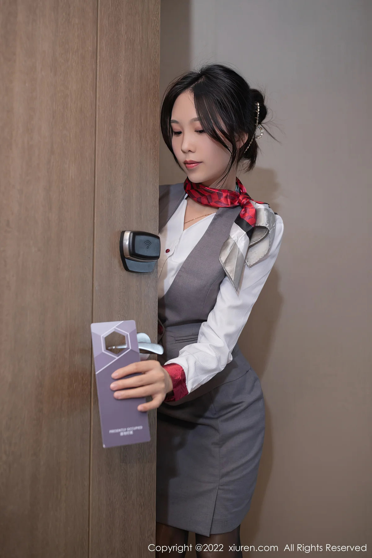XiuRen 秀人 No.5027 空姐制服拍摄 利世 性感写真1 - 8