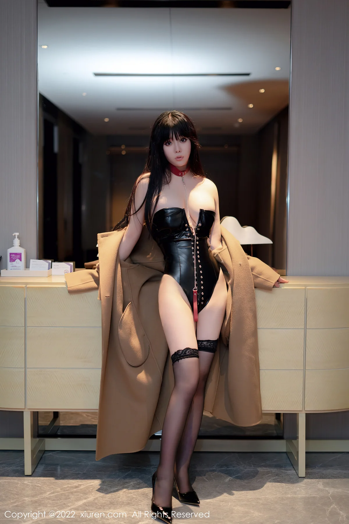 XiuRen 秀人 No.5090 丰腴御姐 徐媛媛 性感写真 - 8