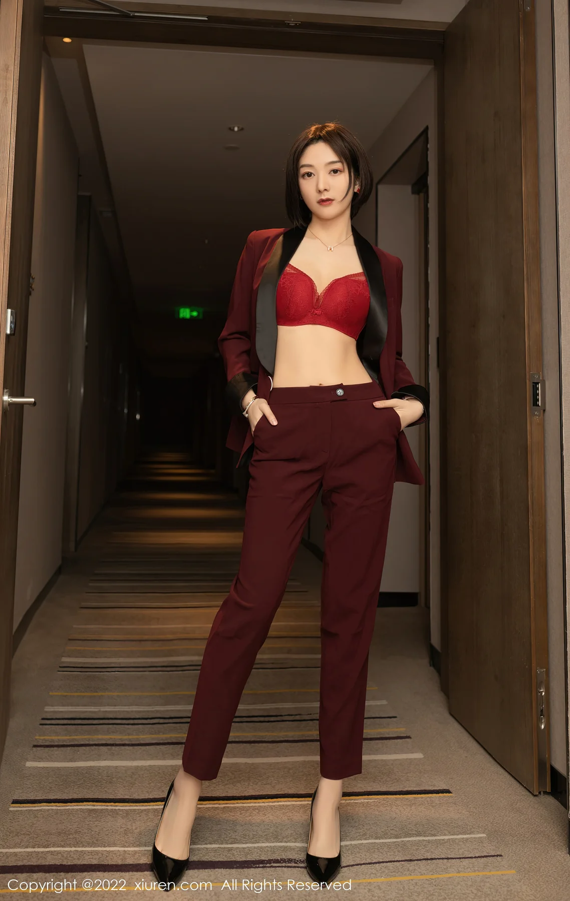 XiuRen 秀人 No.5111 角色扮演女老板 Angela小热巴 性感写真3 - 9